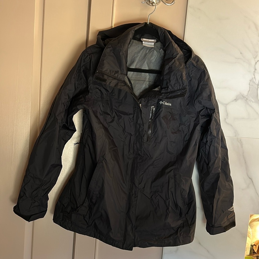 Columbia mesh-lined rain jacket